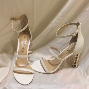 Katy Perry Vila-Nappa shoes